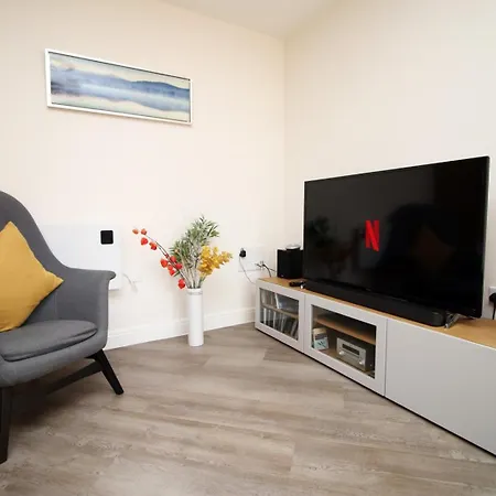 Apartman Near The Mall And Zoo Project | 2br *