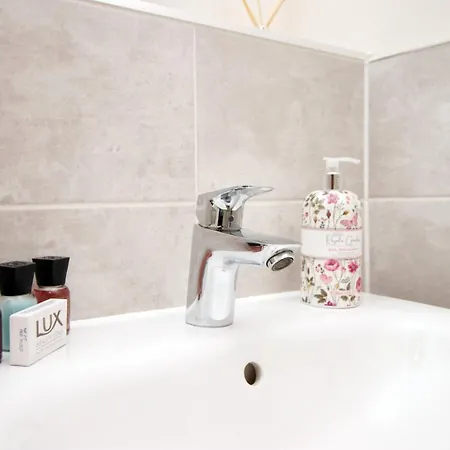Near The Mall And Zoo Project | 2br דירה