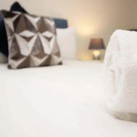 Near The Mall And Zoo Project | 2br * Bristol