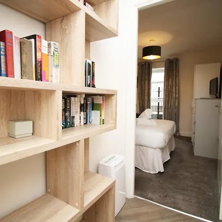 Apartman Near The Mall And Zoo Project | 2br Bristol