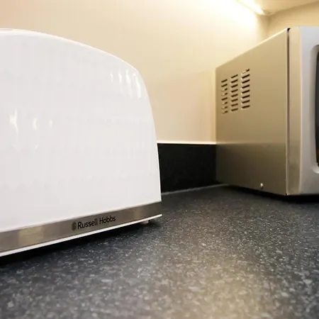 Near The Mall And Zoo Project | 2br * Bristol