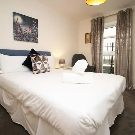 Near The Mall And Zoo Project | 2br Bristol