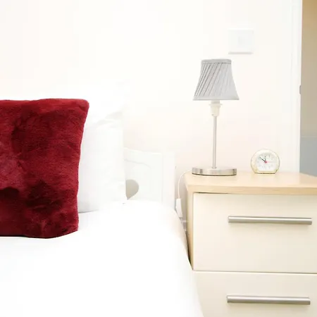 Near The Mall And Zoo Project | 2br * Бристоль
