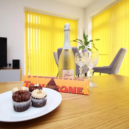 Апартаменти Near The Mall And Zoo Project | 2br *