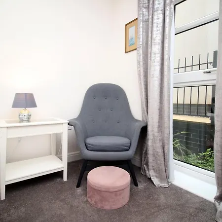 Апартаменти Near The Mall And Zoo Project | 2br